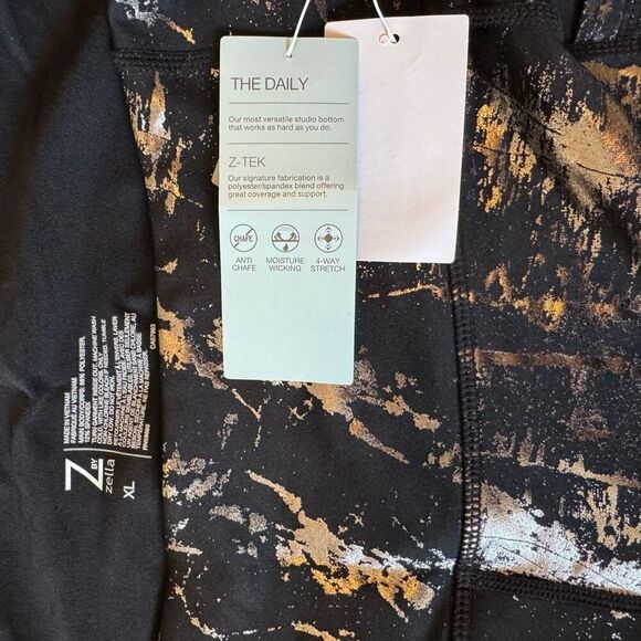 NWT Zella  black foil print 7/8 legging XL - Picture 3 of 5